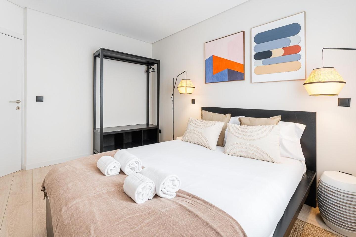 Guestready - Quental Wallpaper Near Marques Square OOporto Exteriör bild